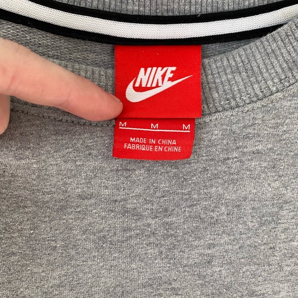 Nike Sweatshirt - Picture 3 of 3